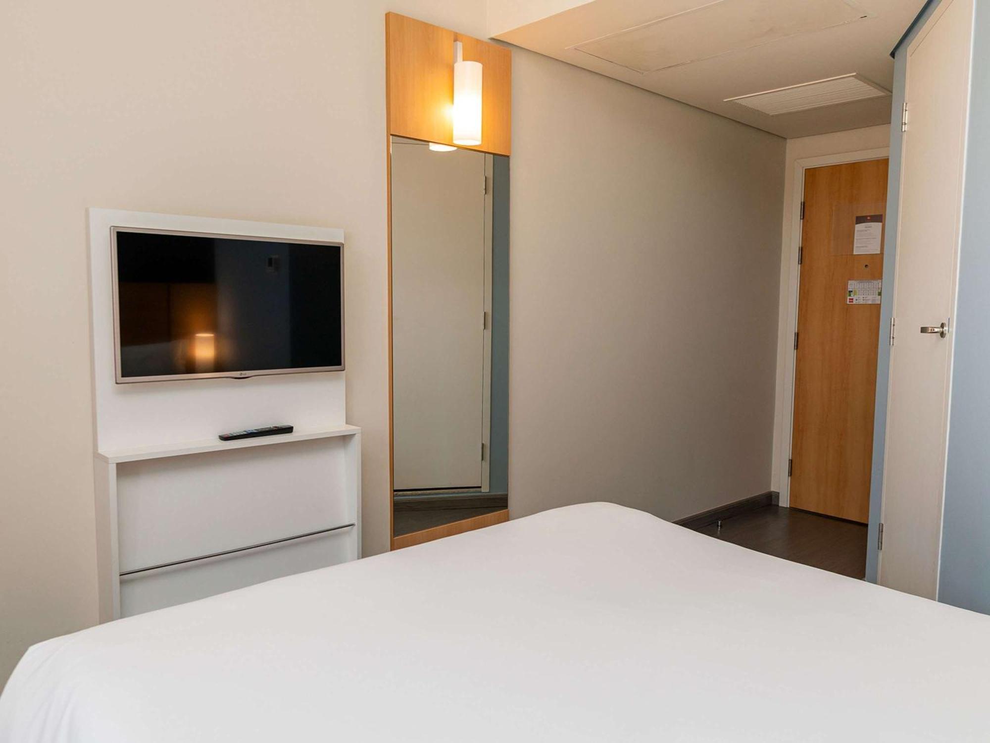 Ibis Chapeco Hotel ภายนอก รูปภาพ