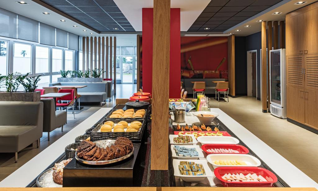 Ibis Chapeco Hotel ภายนอก รูปภาพ